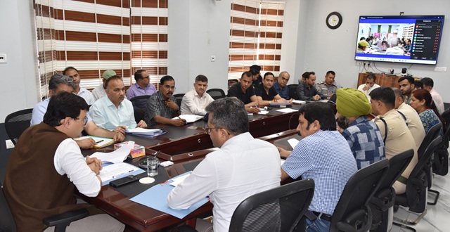 'DC Udhampur directs officers to ensure effective communication for timely and efficient emergency response'